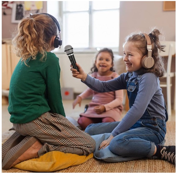 Dynamic Black Microphone - Picture 7 of 9